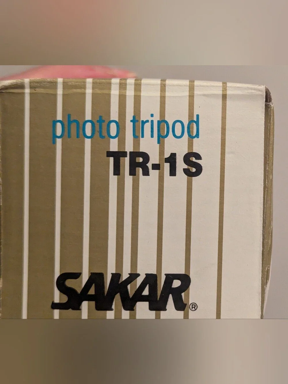 Sakar TR-1S Photo / Video Camera Tripod 4 Section (Extends 50.5”). Original Box.
